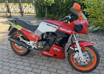 Kawasaki GPZ 900r Top Gun