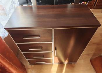 Komoda w bardzo dobrym stanie 4 szuflady i szafka