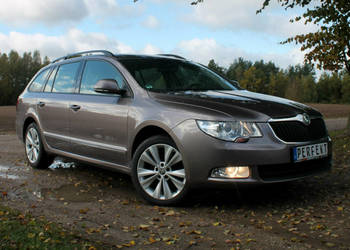 Škoda Superb 1.8 TSI 160 KM Automat DSG Klimatronik GRZANE Fotele TEMPOMAT… Škoda Superb 1.8 TSI 160 KM Automat DSG Klimatronik GRZANE Fotele TEMPOMAT…