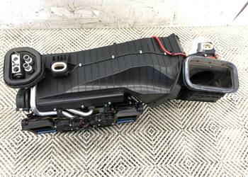 NAGRZEWNICA KOMPLETNA KOMBAJN MERCEDES C218 A2188300960 Hatchback 11-1