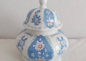 Stylowa porcelanowa cukiernica / ozdobny pojemnik na słodycze z pokrywką