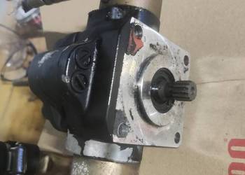 Yanmar 3TNE 74  POMPA HYDRAULICZNA PWI-C-6A KANZAKI 8A0013