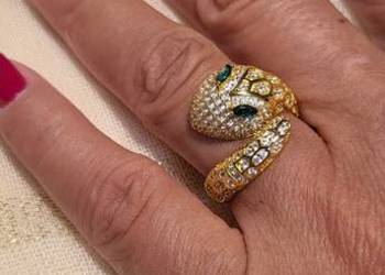 Pierścionek wąż ze srebra próby 925 Rachel Zoe z cyrkoniami sześciennymi?