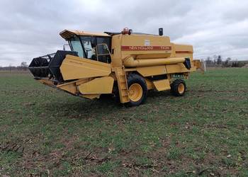 Kombajn zbożowy News Holland Tx34 heder 4.5m z wozkiem