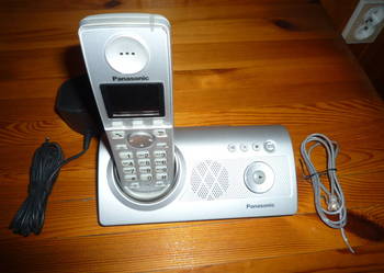 Sprzedam cyfrowy telefon bezsznurowy z automatem zgłoszeń.