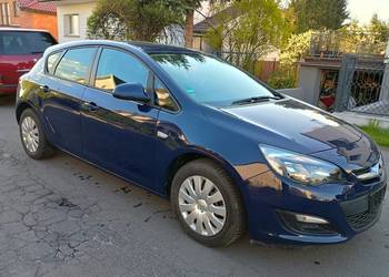 Opel Astra Lift 5 drzwiowy tylko 60500km 2013r 1.4i benzyna 16V 101KM