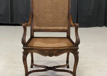 Fotel styl Ludwik XV rzeźbiony z plecionką wiedeńską
