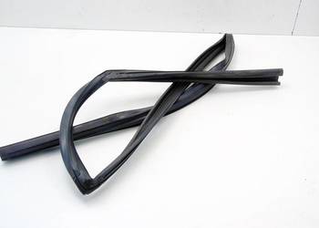 USZCZELKA SZYBY DRZWI PRAWY TYŁ NISSAN MURANO I Z50 3.5 4X4 03-07