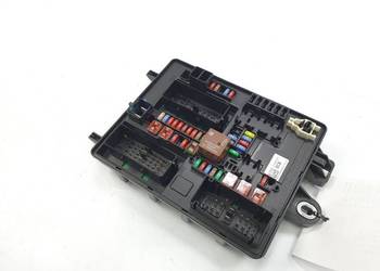 SKRZYNKA BEZPIECZNIKÓW CADILLAC CTS 23134073 BCB