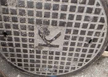 Właz drogowy pokrywa szamba żeliwny mocny