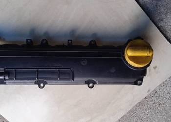 Pokrywa zaworów 8200117386 1.5 dci clio2 82 km