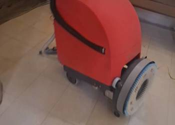 Maszyna do mycia podłóg NUMATIC