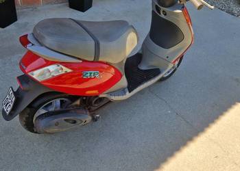 Skuter piaggio zip