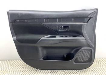 BOCZEK DRZWI LEWY PRZÓD MITSUBISHI OUTLANDER III SUV TAPICERKA