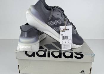ADIDAS AVRYN BUTY SPORTOWE CZARNE MĘSKIE 43 1/3 HP5968