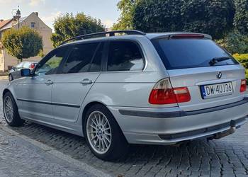 BMW 325iA Touring ‘04 (aut.klimat., temp., 8 pod.pow., hak BMW, 3 kpl.kół)
