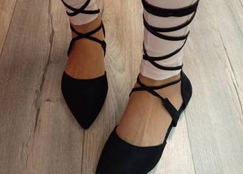 (40) Czarne, sznurowane baleriny wieczorowe, Nowe