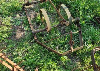 Sprzedam stare maszyny rolnicze.