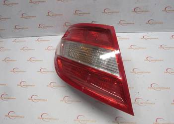 MERCEDES C KLASA S204 W204 10r lampa lewa tył 2048200164L