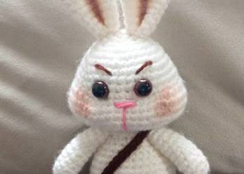 Królik wykonany na szydełku