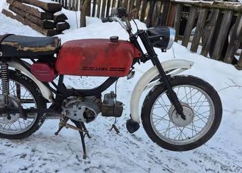 Dwie jawy Mustang 50