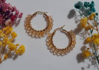 Pozłacane kolczyki z cytrynem.