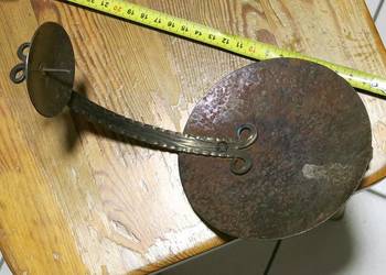 Kinkiet na świece, metalowy, ze specjalnym bolcem do stabilizacji świecy