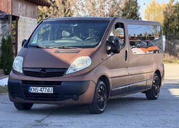Opel Vivaro long nawiewy na tył
