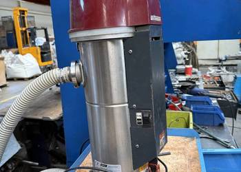 Podajnik granulatu, termostat do form, suszarka granulatu, młynek do tworzy