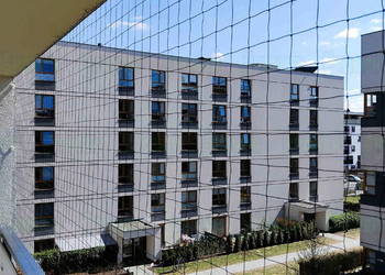 Założenie siatki przeciw ptakom Warszawa Siatka na balkon montaż siatek