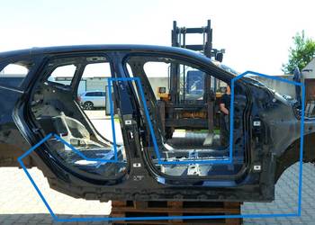BMW U06 200i Słupek próg prawy 668
