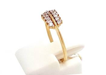 WYPRZEDAŻ !-25% Pierścionek r.13 Złoty pr.333 Modern z kamieniami Z-398 WYPRZEDAŻ !-25% Pierścionek r.13 Złoty pr.333 Modern z kamieniami Z-398