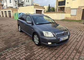 Toyota avensis 1.8 benzyna z gazem 2003rok