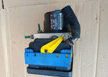 Wtyczka pompy ABS DE CDC 8200183495 B