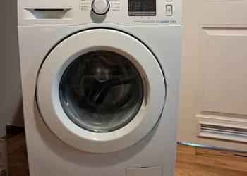 Pralka Samsung. Sprawna. Wylewa wodę od spodu. 370zł