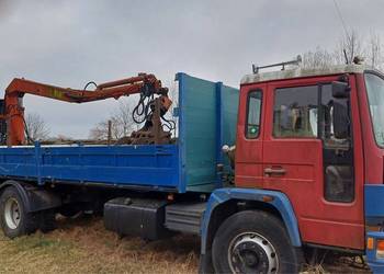 Na sprzedaż Volvo FL6 z 1991 roku, wyposażone w zabudowę skrzyniową oraz dź