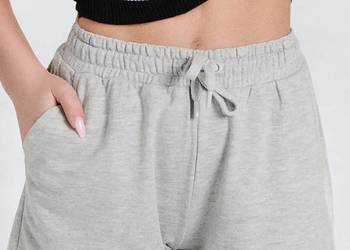 szare spodenki dresowe Sinsay