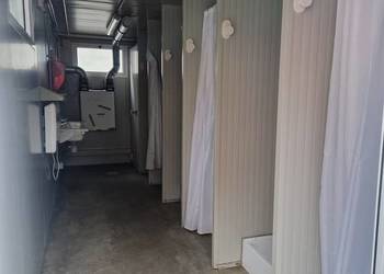 Kontenery sanitarne toalety umywalki prysznice sanitariat zaplecze budowy Gdynia