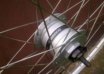 Prądnica Dynamo w Piaście koła 28" 26 cali