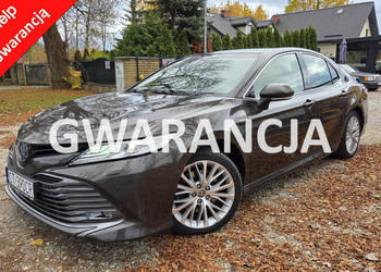 Toyota Camry 2.5 Hybrid FV 23% Salon PL Jasna Skóra Blisy Hand Free Navi S…