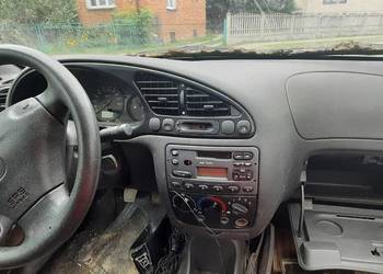 Mazda 121 benzyna