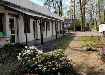 Budynek użytkowo-mieszkalny, garaże, blisko PKP