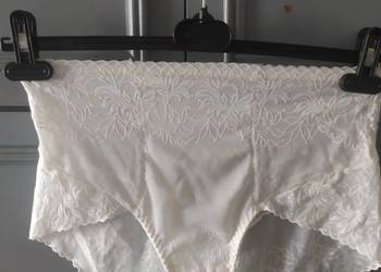 Piękne nowe majtki koloru perłowego LM roz 44-48.