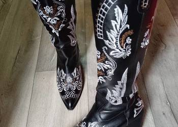 (39/40) Czarne, bogato zdobione haftem, wyszywane Kozaki kowbojki, NOWE