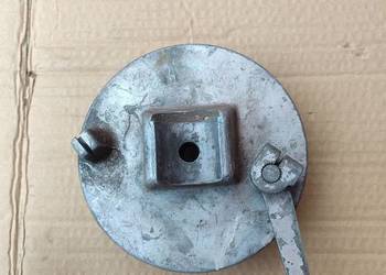 Szczękotrzymacz dekiel pokrywa koła simson