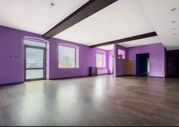 bardzo ładny lokal usługowo-handlowy. Centrum Myszków, ul.1-go maja 73