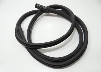 USZCZELKA DRZWI PRAWY TYŁ BMW E90 LCI 7247259