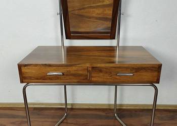 Autorski projekt toaletki inspirowany stylem Bauhaus