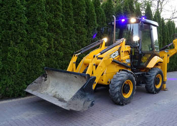 na równych kołach JCB 2CX SM 4 WS JCB 2CX 4x4 Compact koparko-ładowarka 2 …