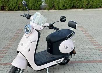 Różowy Skuter Elektryczny jak Vespa, nowy, bez prawa jazdy, od 14 lat!